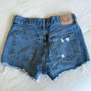 Levi’s 501 Original High-Waisted Jean Shorts W28